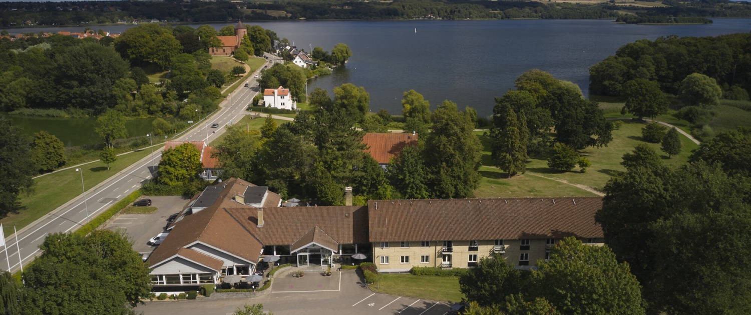Hotel Skanderborghus med en fantastisk beliggenhed ved Skanderborg Sø og bøgeskoven