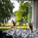 Kig til vand fra restauranten på Hotel Skanderborghus